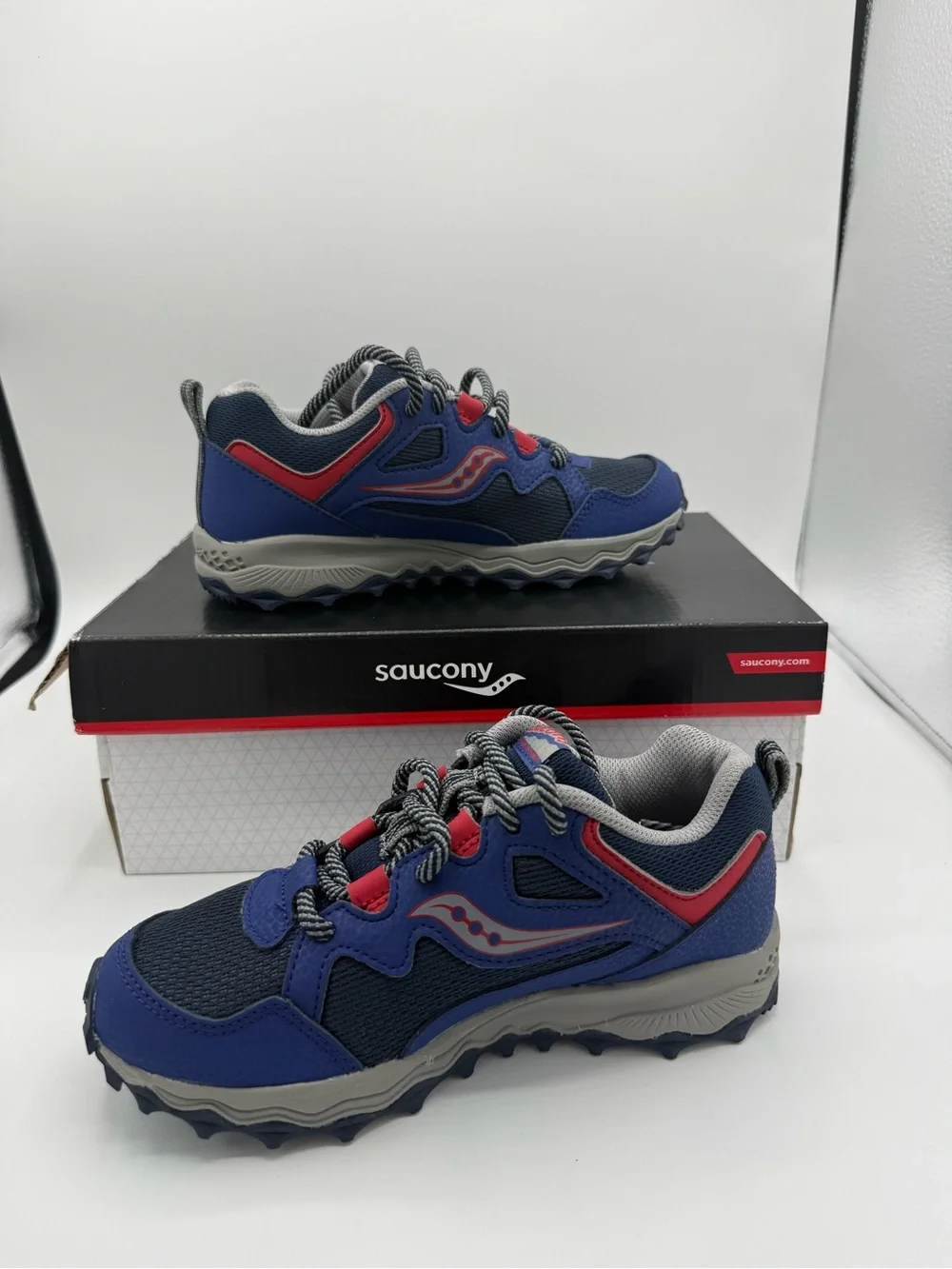 Saucony Peregrine Kids Navy and Red Trail Sneaker Size 1.0 Water Resistant